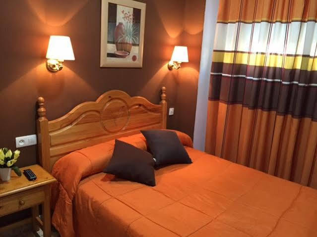 Hostal Argentina Касерес Екстер'єр фото