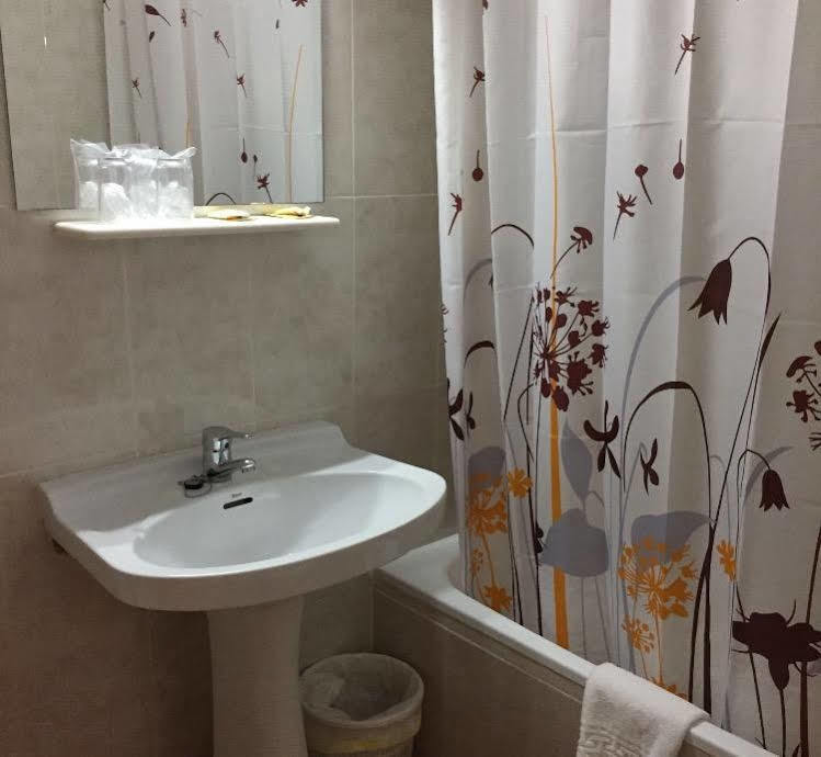 Hostal Argentina Касерес Екстер'єр фото